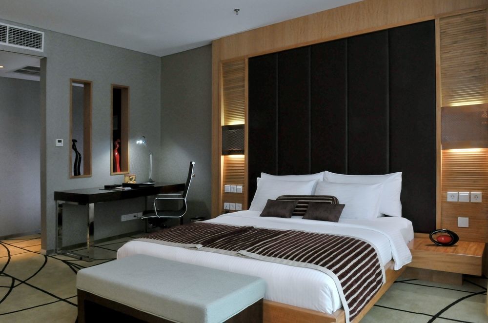 Cambridge Hotel Medan Exterior photo
